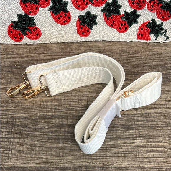 Cherry Beaded Bag (Crossbody Strap) w/ Matching Beaded Wallet 🍓🍒 - Picture 11 of 16